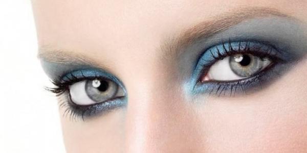 Характерные черты макияжа для серых глаз смоки айс